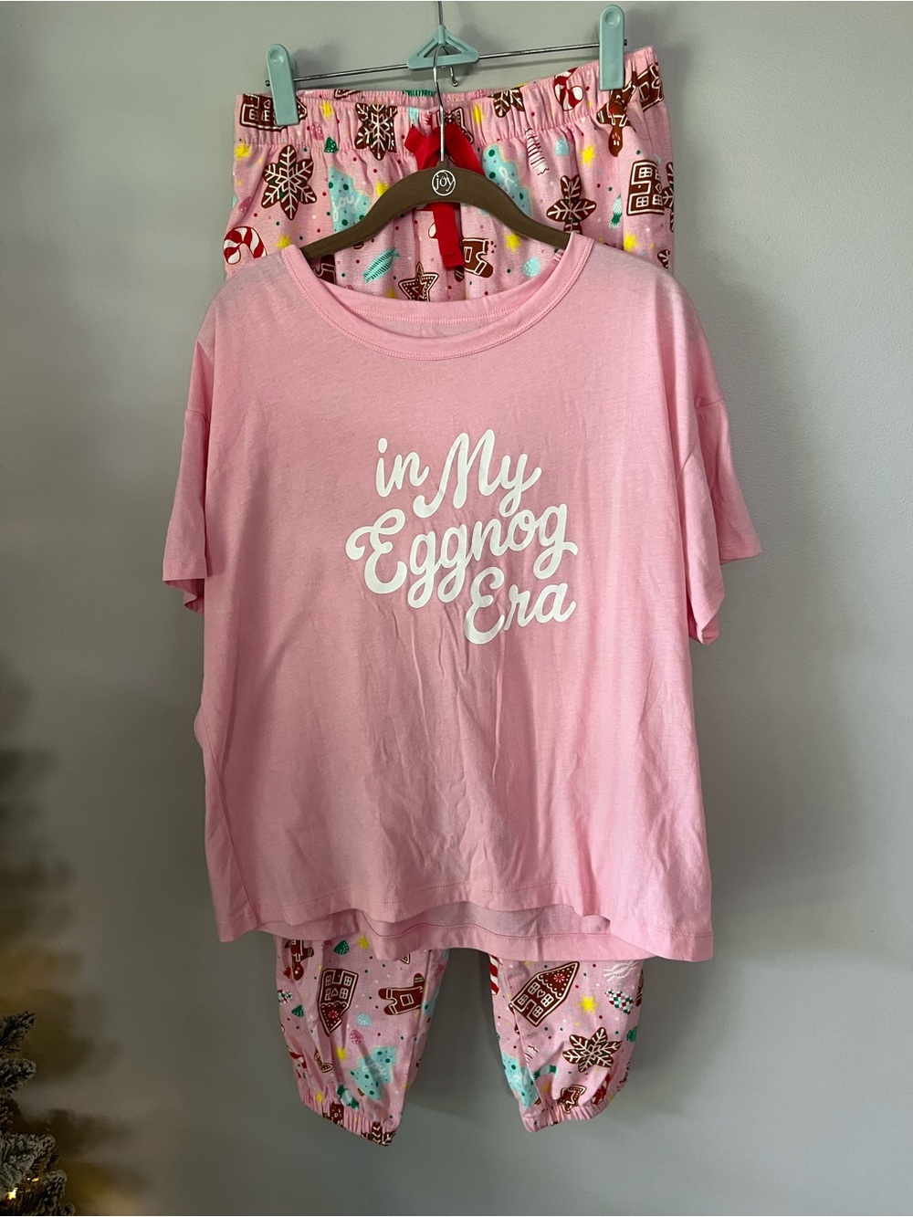 Old Navy Pink Holiday Pajama Set with Festive Print
